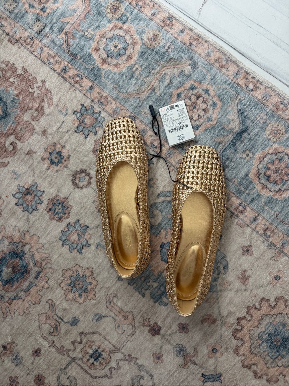 Zara Woven Metallic Gold Ballet Flats, size 40(fits 9.5) I cut tags off - Picture 2 of 4
